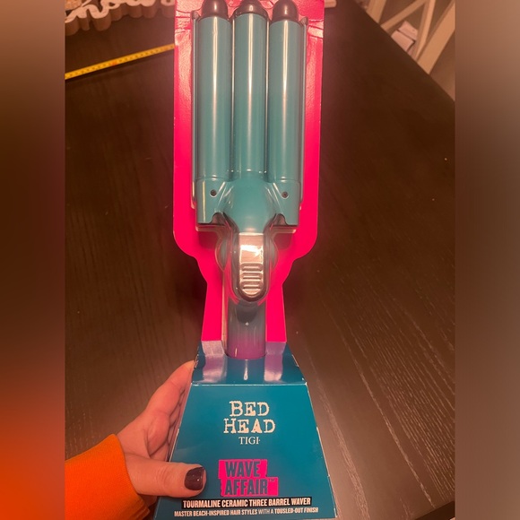 BedHead Wave Affair Tourmaline Waver in Blue - Picture 1 of 5